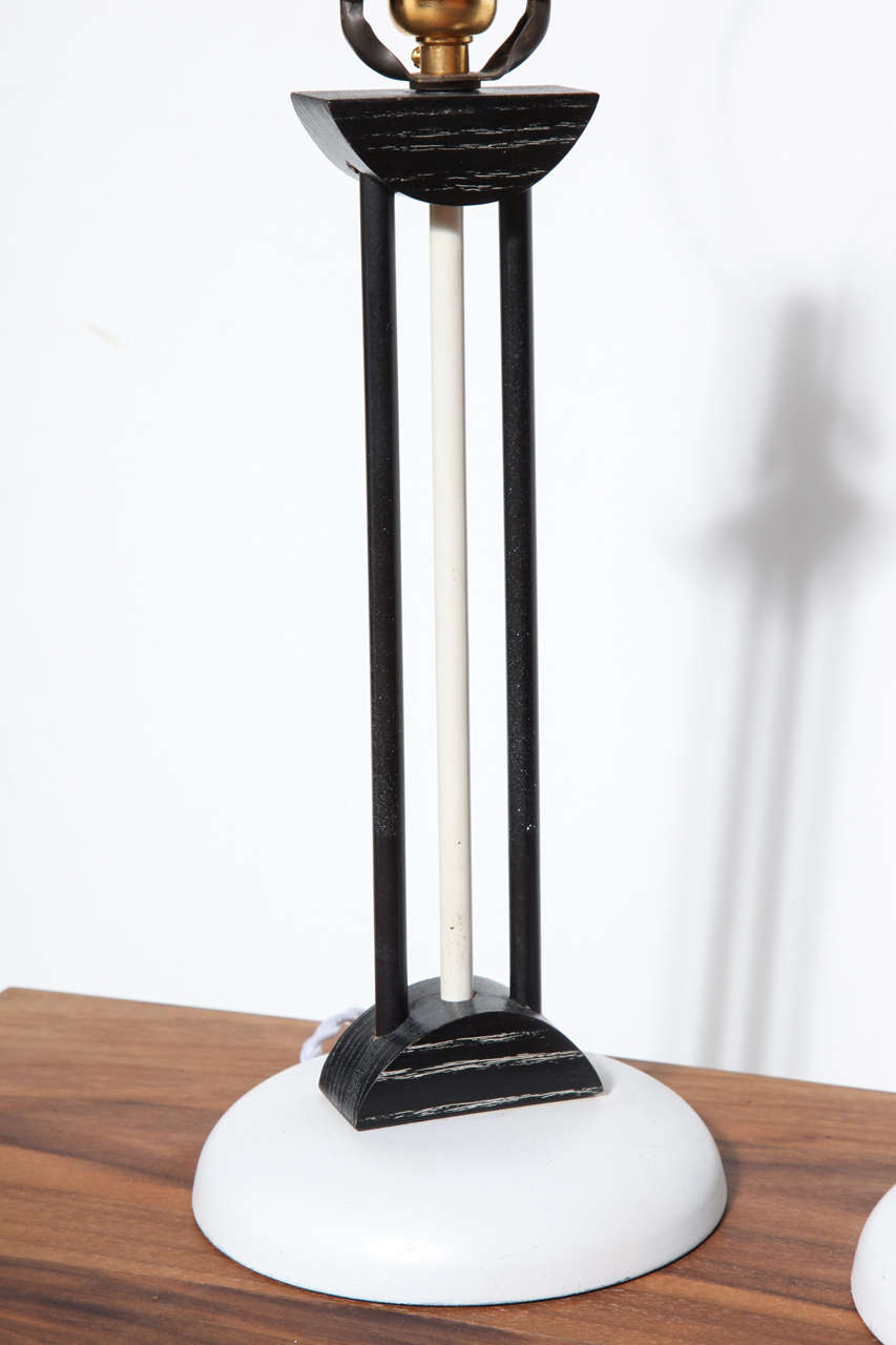 American Pair of Russel Wright Style Late Art Deco White and Black Enamel Table Lamps For Sale