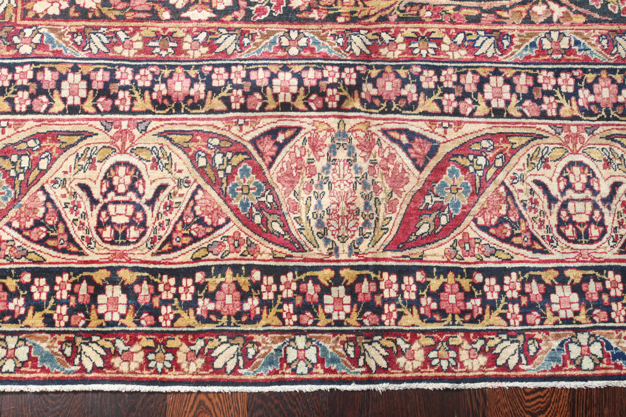 Antiker persischer Mahan-Kermanshah-Teppich aus den 1880er Jahren, 11' x 17' (Pflanzlich gefärbt) im Angebot