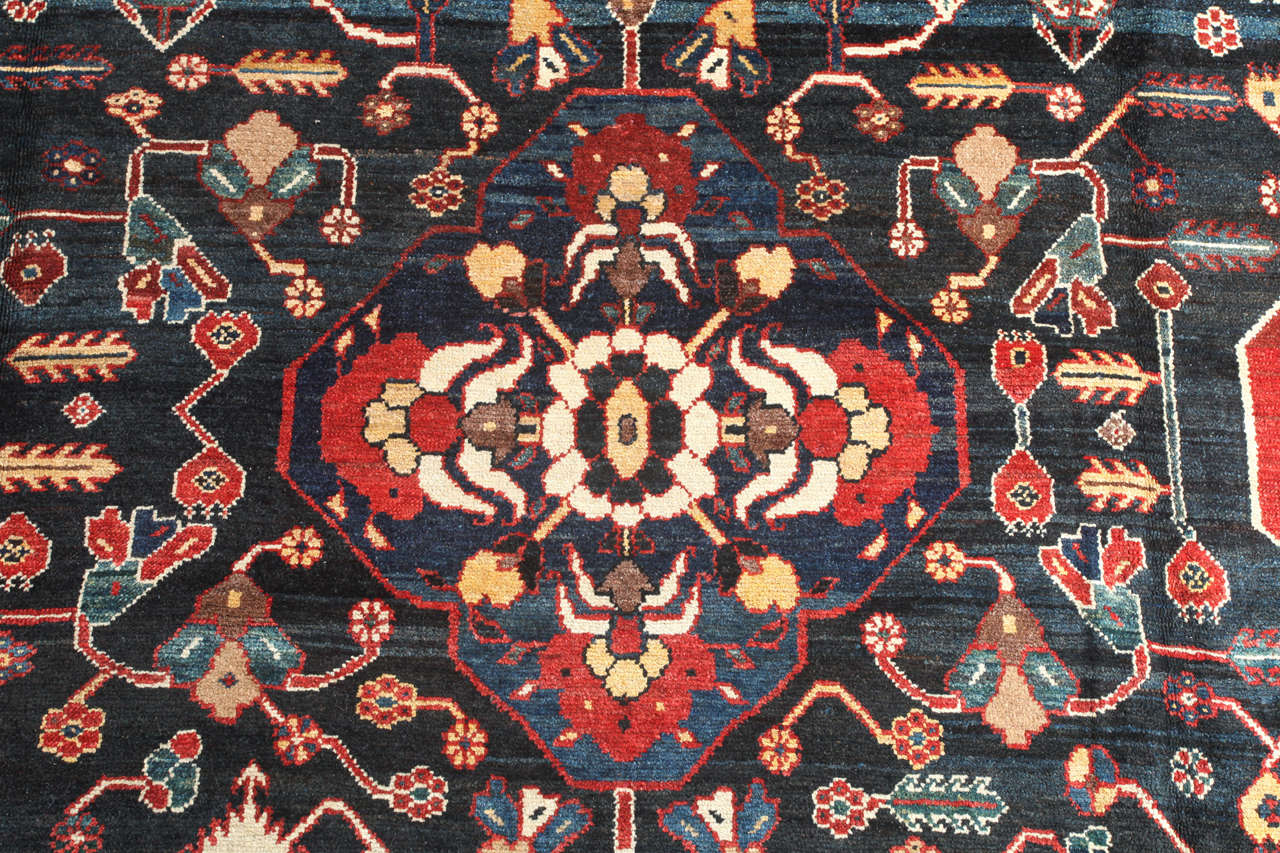 Antique Persian Bakhtiari Rug, 10’ x 16’ In Excellent Condition For Sale In New York, NY