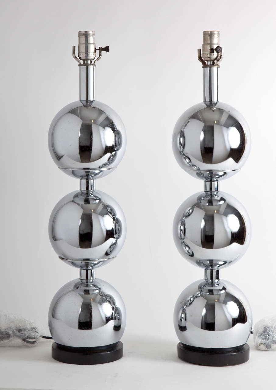 Chromed balls table lamps.