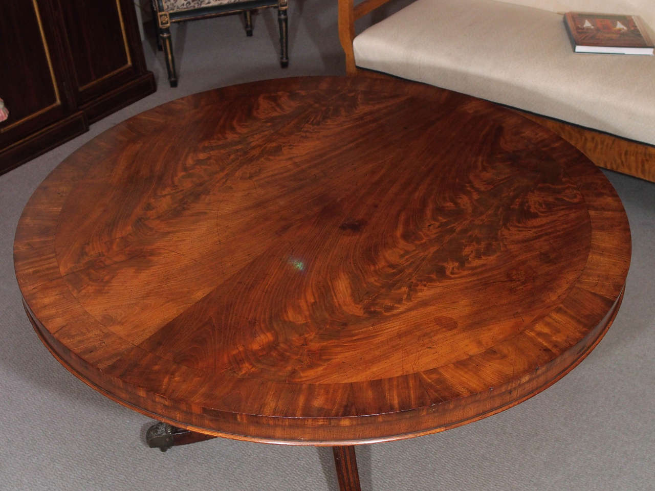 Antique English Regency Mahogany Center Table In Good Condition In New Orleans, LA
