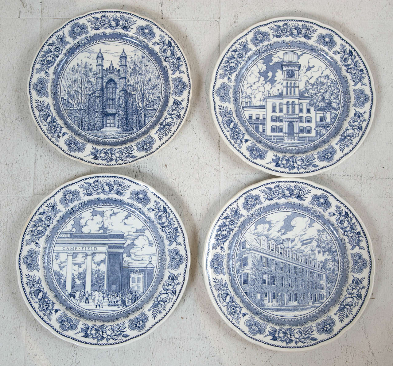 A set of eight vintage wedgwood Yale plates c.1940's.