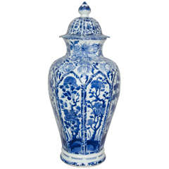Large Kangxi Blue and White Porcelain Vase, circa 1700