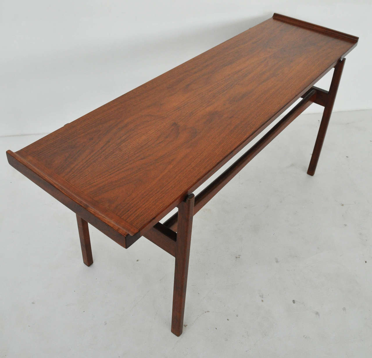 Jens Risom Walnut Console Table In Excellent Condition In Chicago, IL
