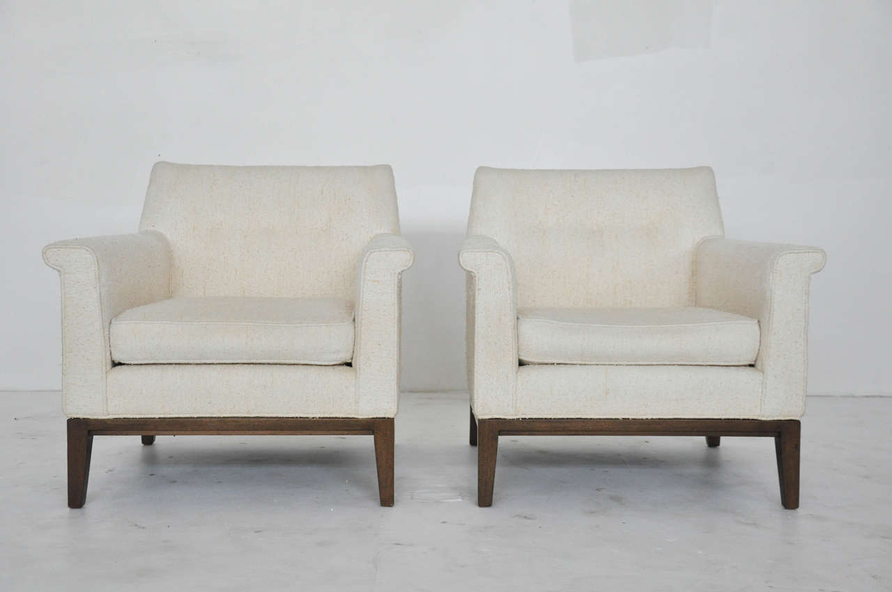 Dunbar Lounge Chairs by Edward Wormley In Excellent Condition In Chicago, IL