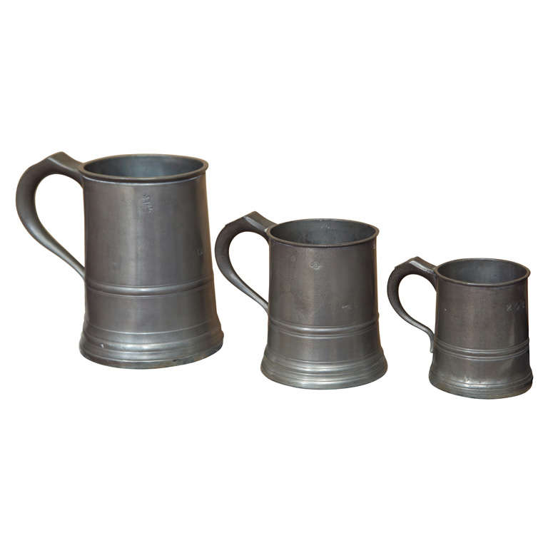 Set Of Three Graduated Pewter Tankards, James Yates For Sale