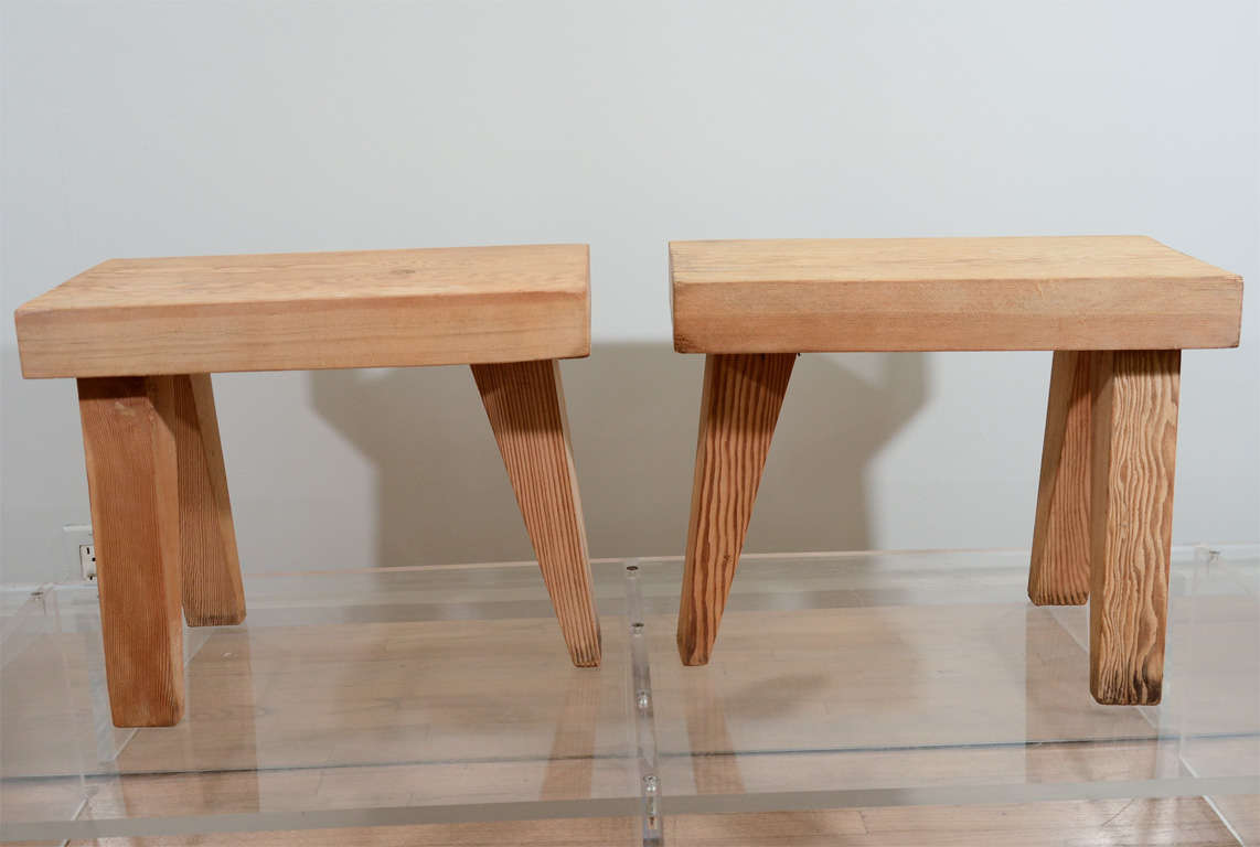 Pair of benches in the manner of Pierre Janneret. very interesting grain.