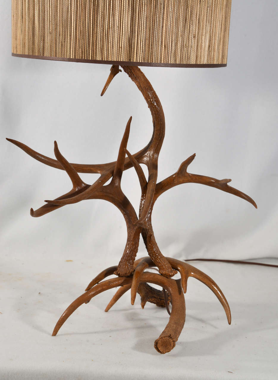 American Custom-Made Deer Horn Table Lamp