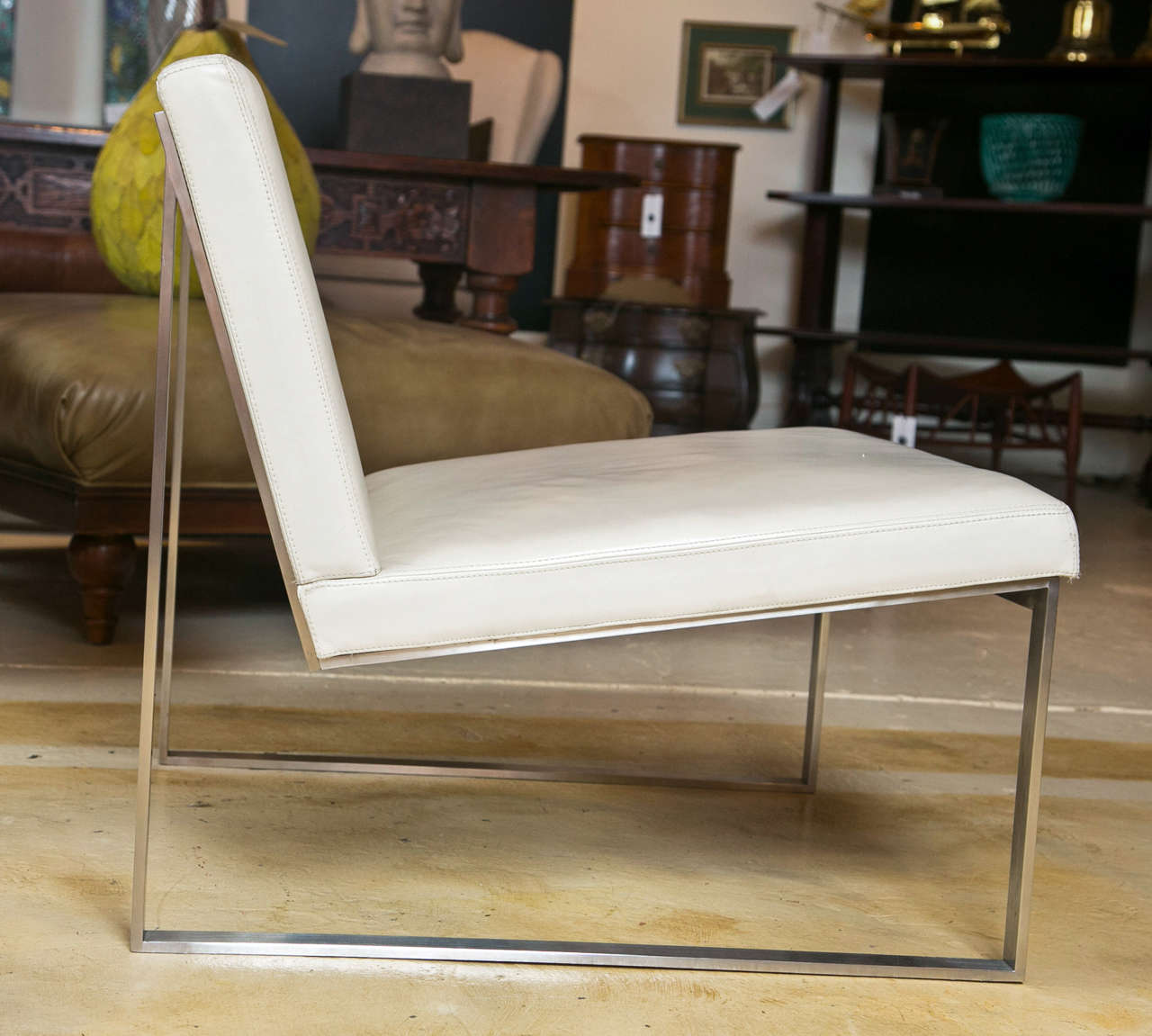 Mid-Century Modern Pair of Milo Baughman Style Slipper Chairs For Sale