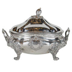  Elegant Silver-Plated Tureen with Foliate Decoration