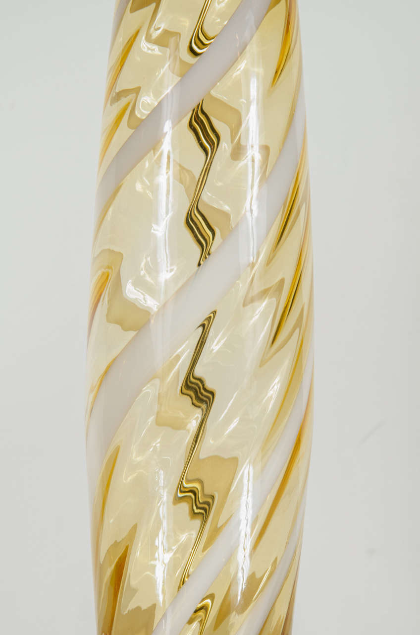 Mid-Century Modern Handblown Murano Glass Column Table Lamp In Excellent Condition In New York, NY