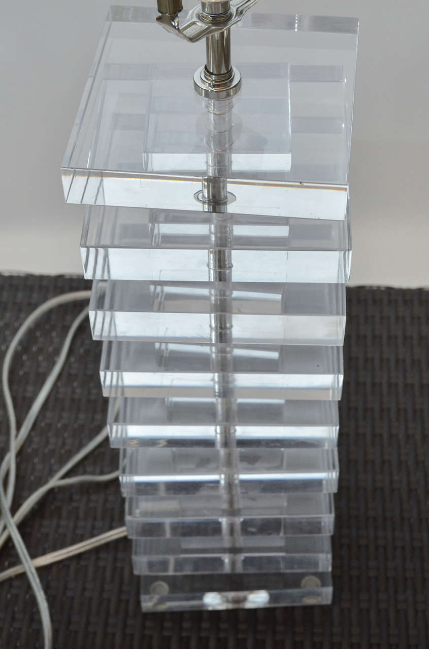 Lucite Stacked Block Lamp In Excellent Condition For Sale In Southampton, NY