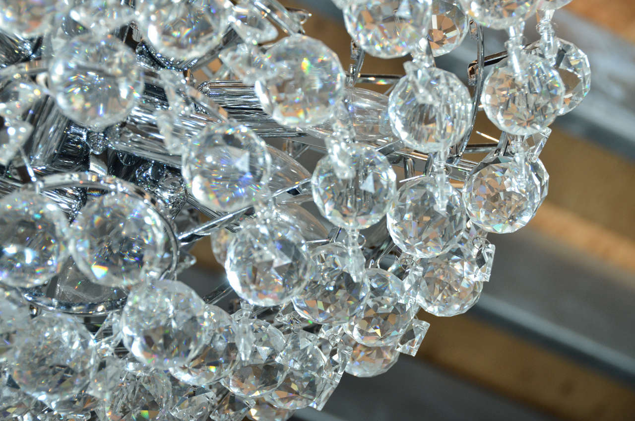 Modern Crystal Chandelier In Excellent Condition For Sale In Southampton, NY