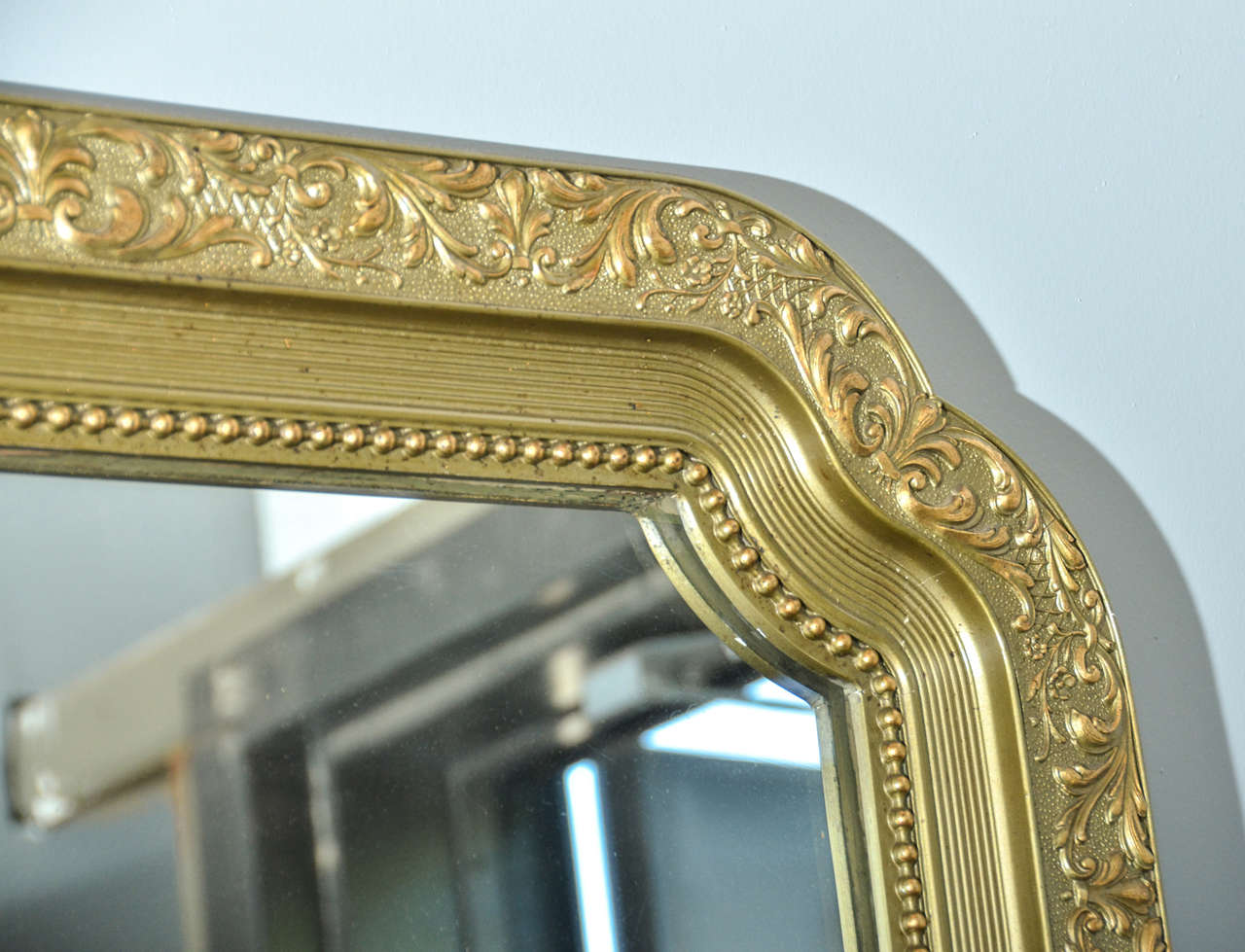Gilt Polychrome Mirror In Excellent Condition For Sale In Southampton, NY