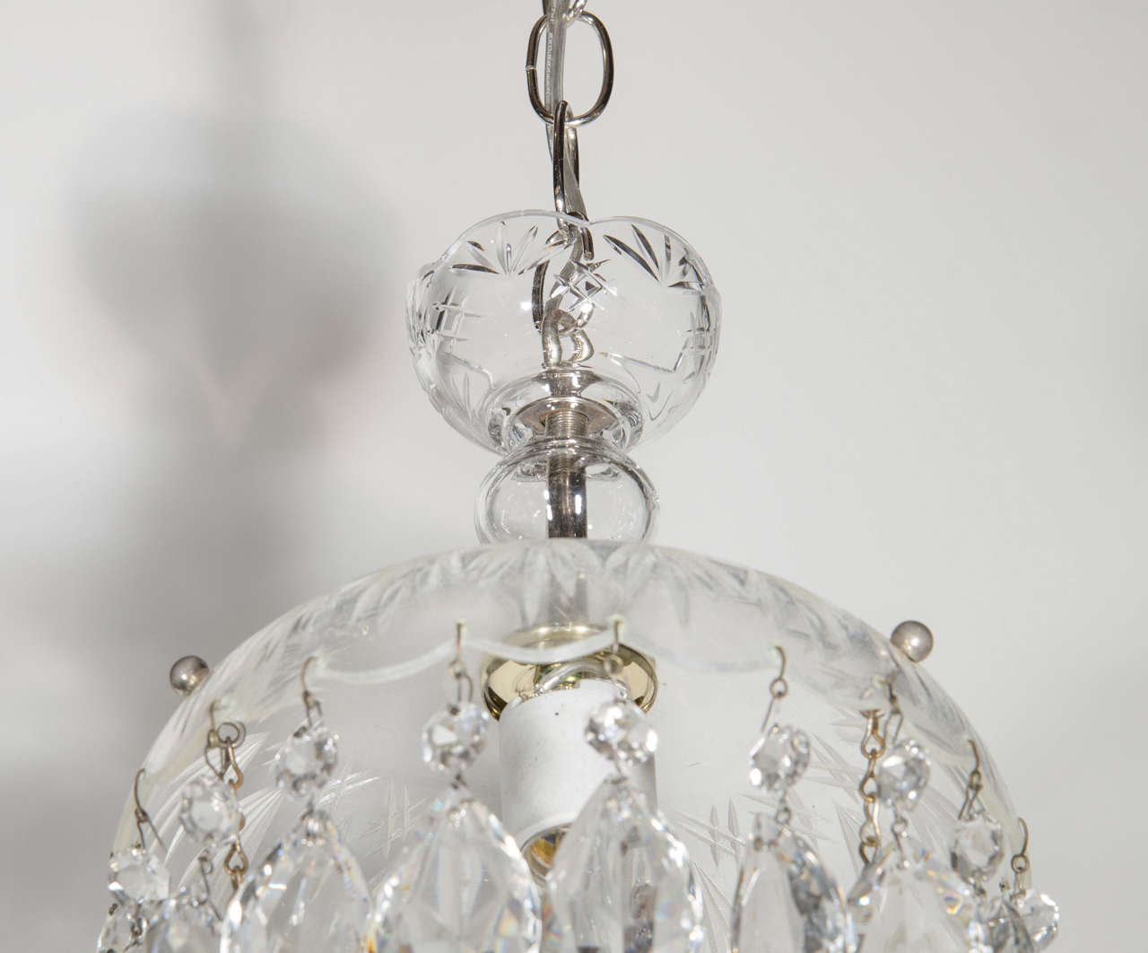 Mid-20th Century 1940s Hollywood Crystal Chandelier with Cut Crystal Pendants