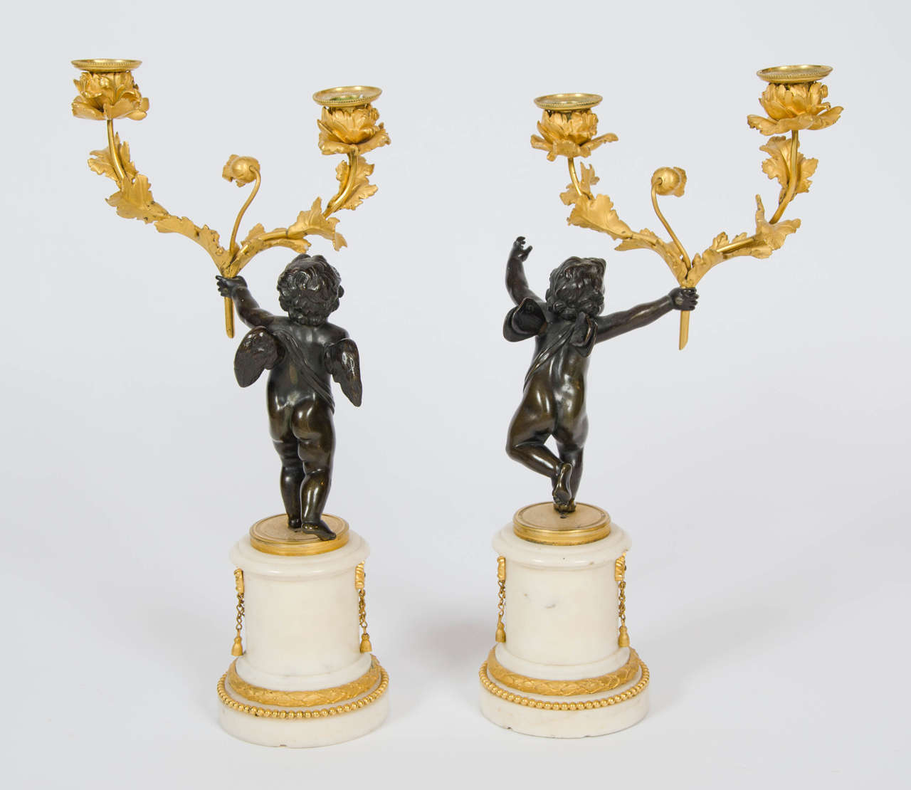 Pair of Late 18th Century French Bronze Ormolu and Marble Candelabra im Angebot 1
