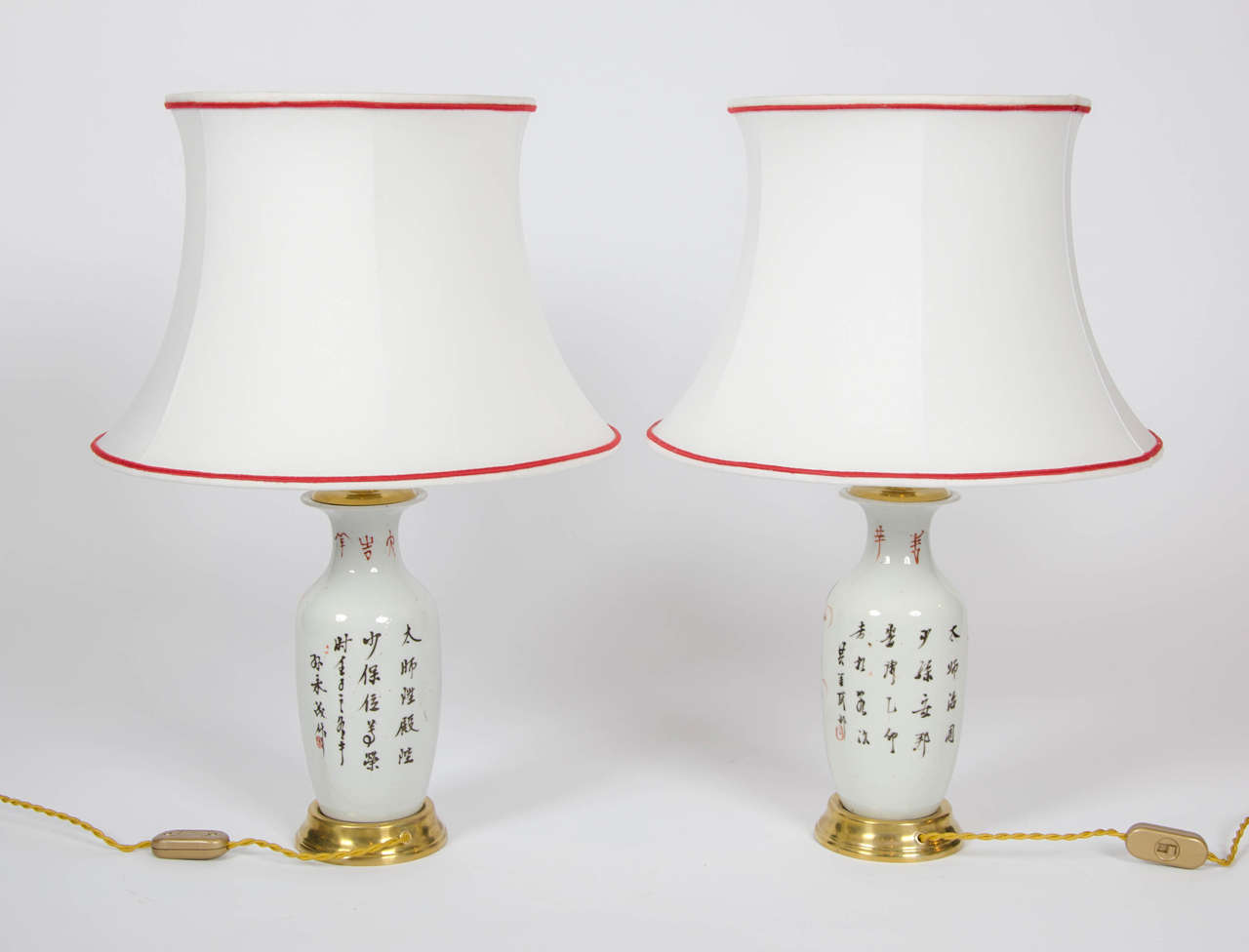 Pair of late 19th century Chinese Porcelain Vases as Table Lamps For Sale 1