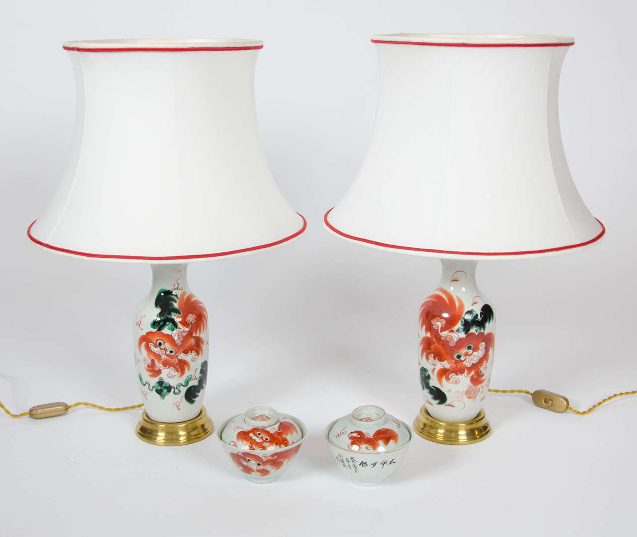 Pair of late 19th century Chinese Porcelain Vases as Table Lamps For Sale 5