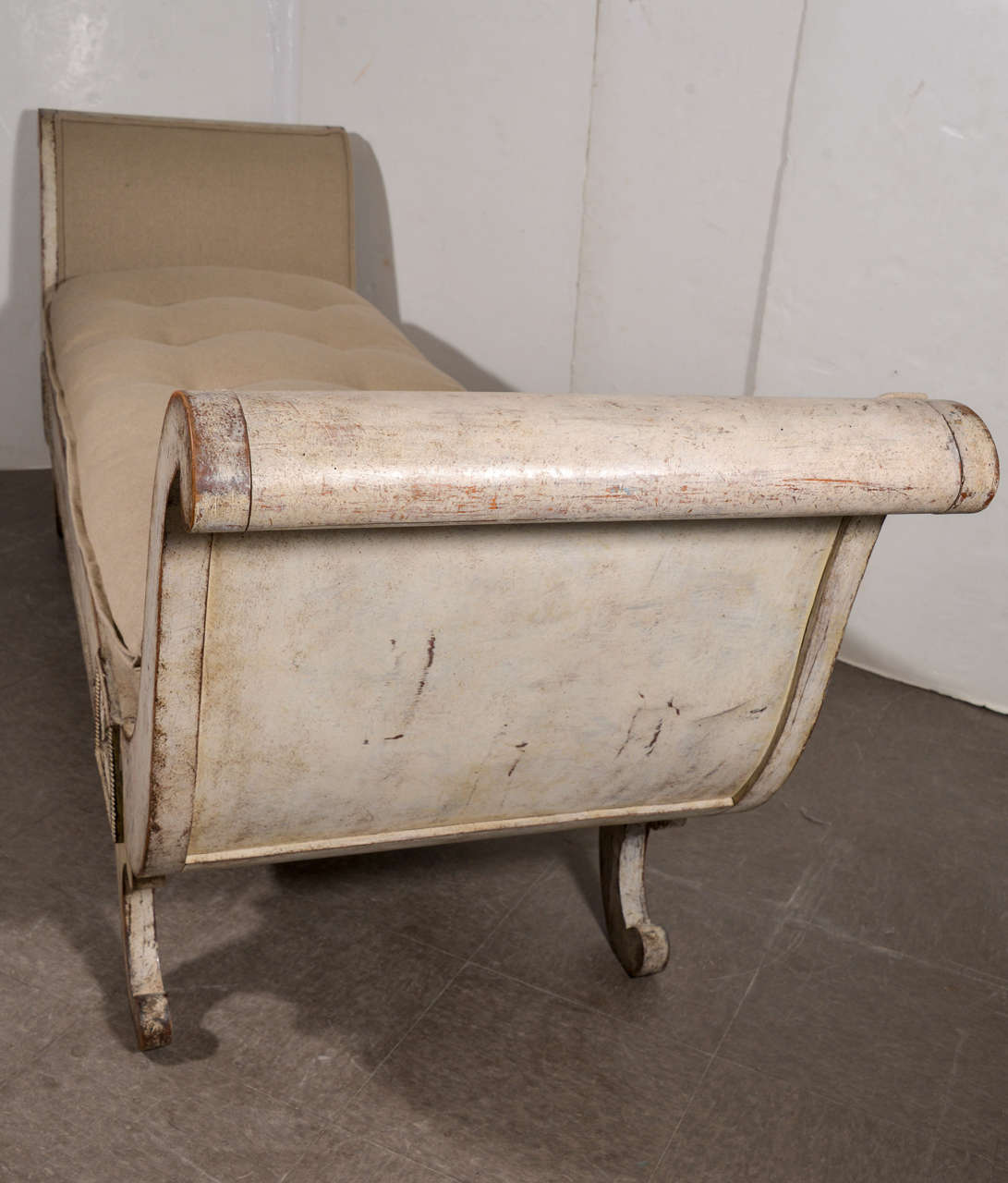 18th Century and Earlier Painted Swedish daybed