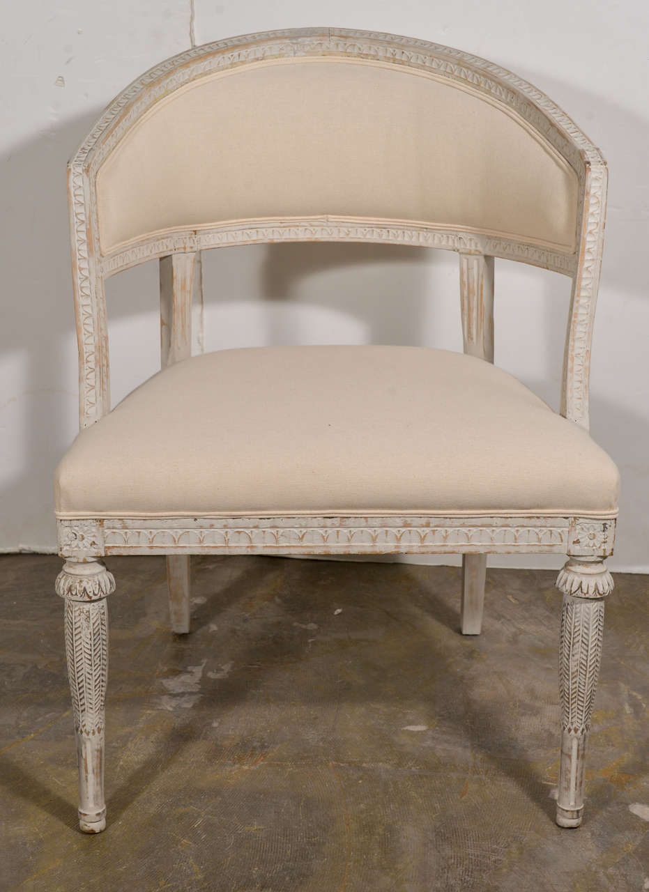 Pair of Classic Gustavian Armchairs In Excellent Condition For Sale In Houston, TX