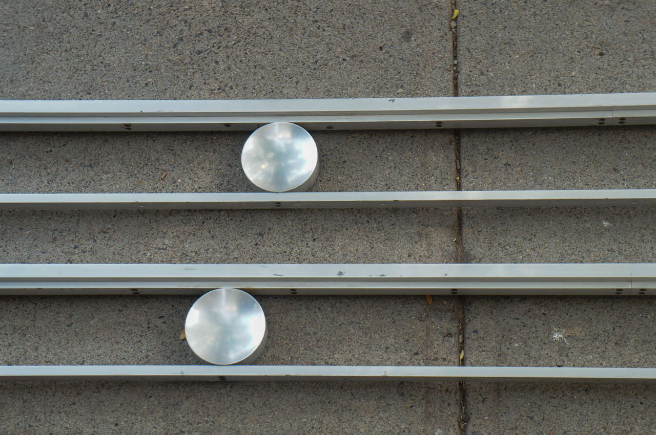 Mid-Century Modern S.S. États-Unis Rampes d'escalier en aluminium pour grands escaliers en vente