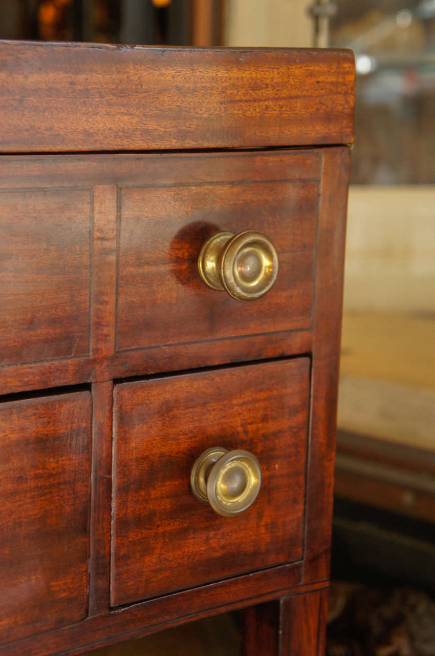 George III Period Mahogany Gentelmans DressingTable In Good Condition In Hudson, NY