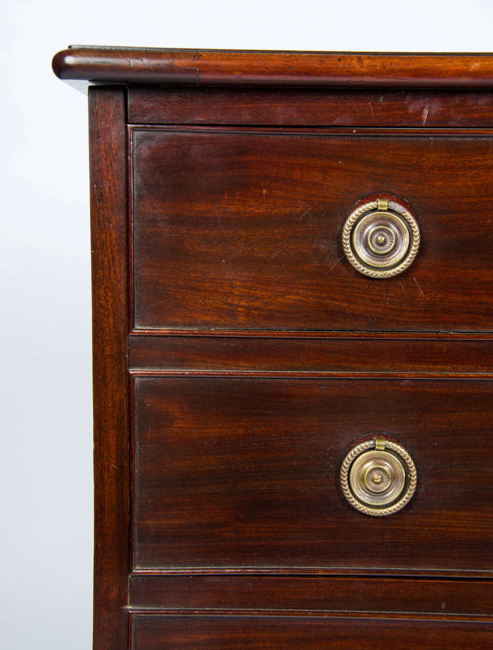 British George III period late 18th century Mahogany Commode in original condition For Sale