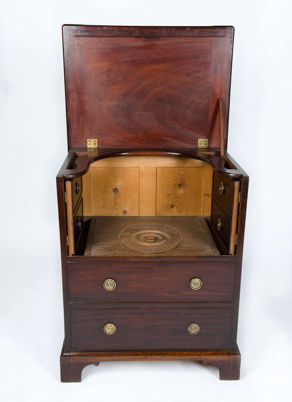 George III period late 18th century Mahogany Commode in original condition In Good Condition For Sale In London, GB