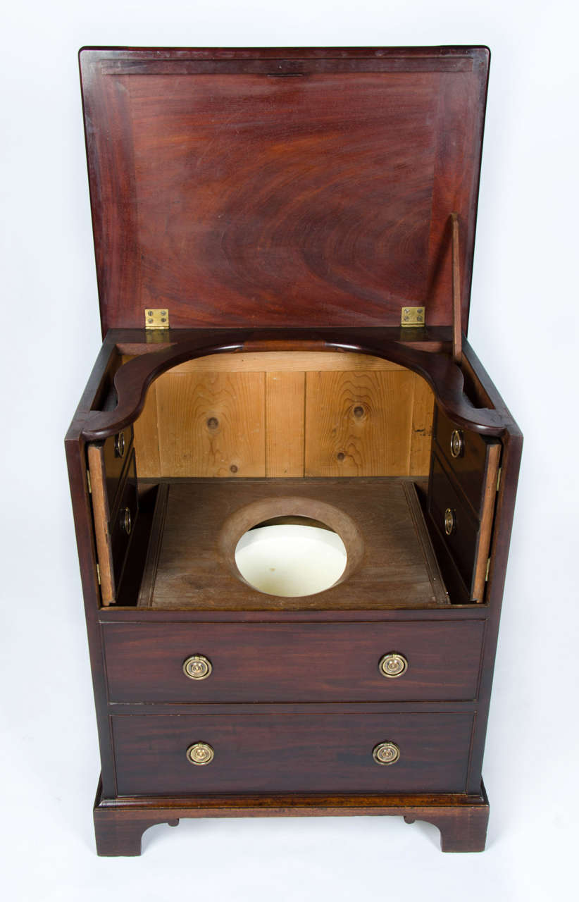 George III period late 18th century Mahogany Commode in original condition For Sale 1