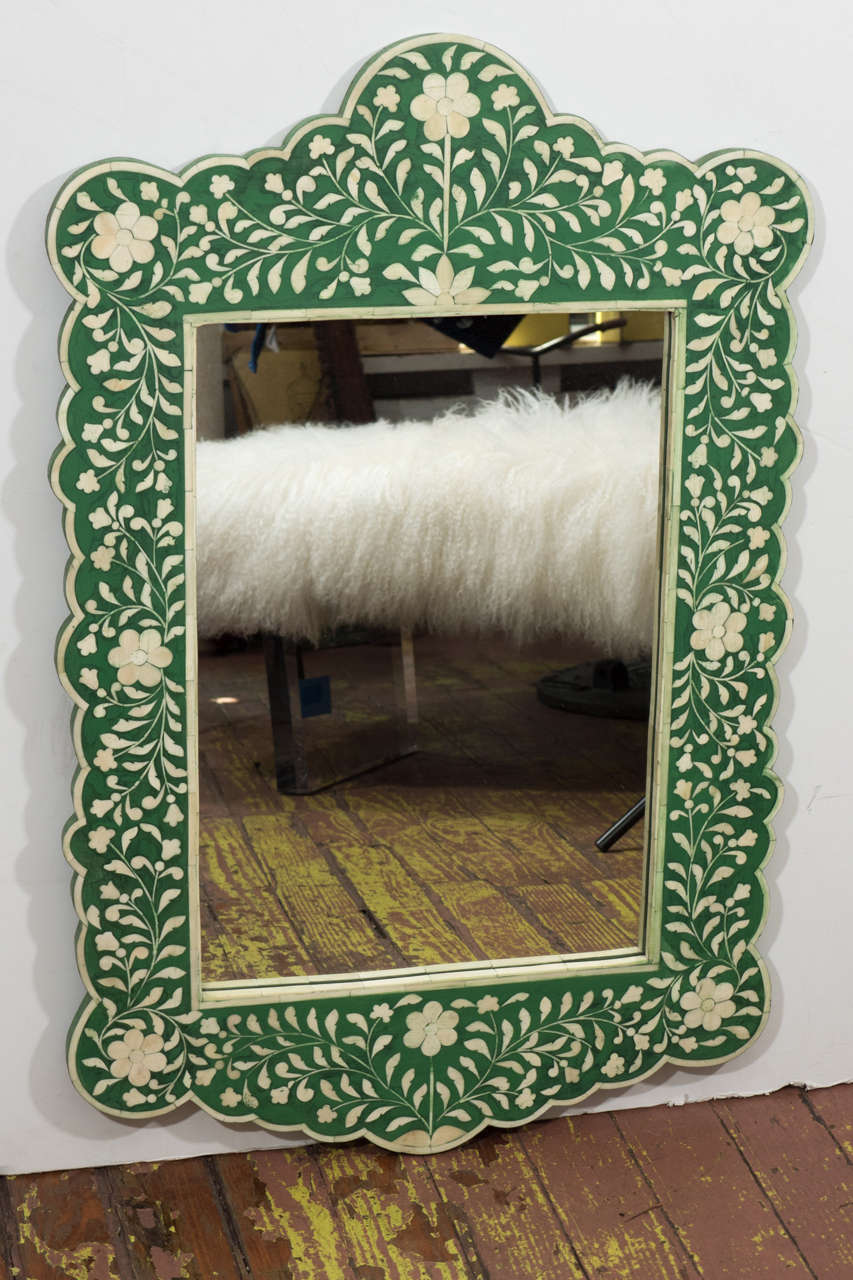 Green and White Inlaid Bone Mirror
