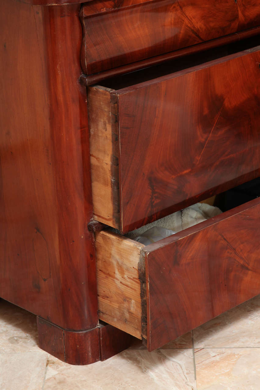 Biedermeier Mahogany Chest of Drawers In Excellent Condition In New York, NY