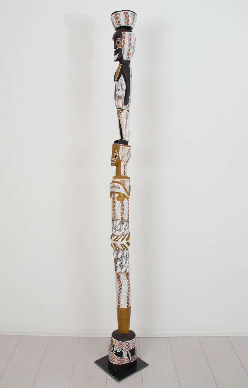 Galuma Maymuru - "Nyapililngu" - carving.

Contemporary Australian Aboriginal Art.

This carving represents Nyapilingu as described in the story below. The artist is a Mangalili woman, daughter of the legendary artist Narritjin. She