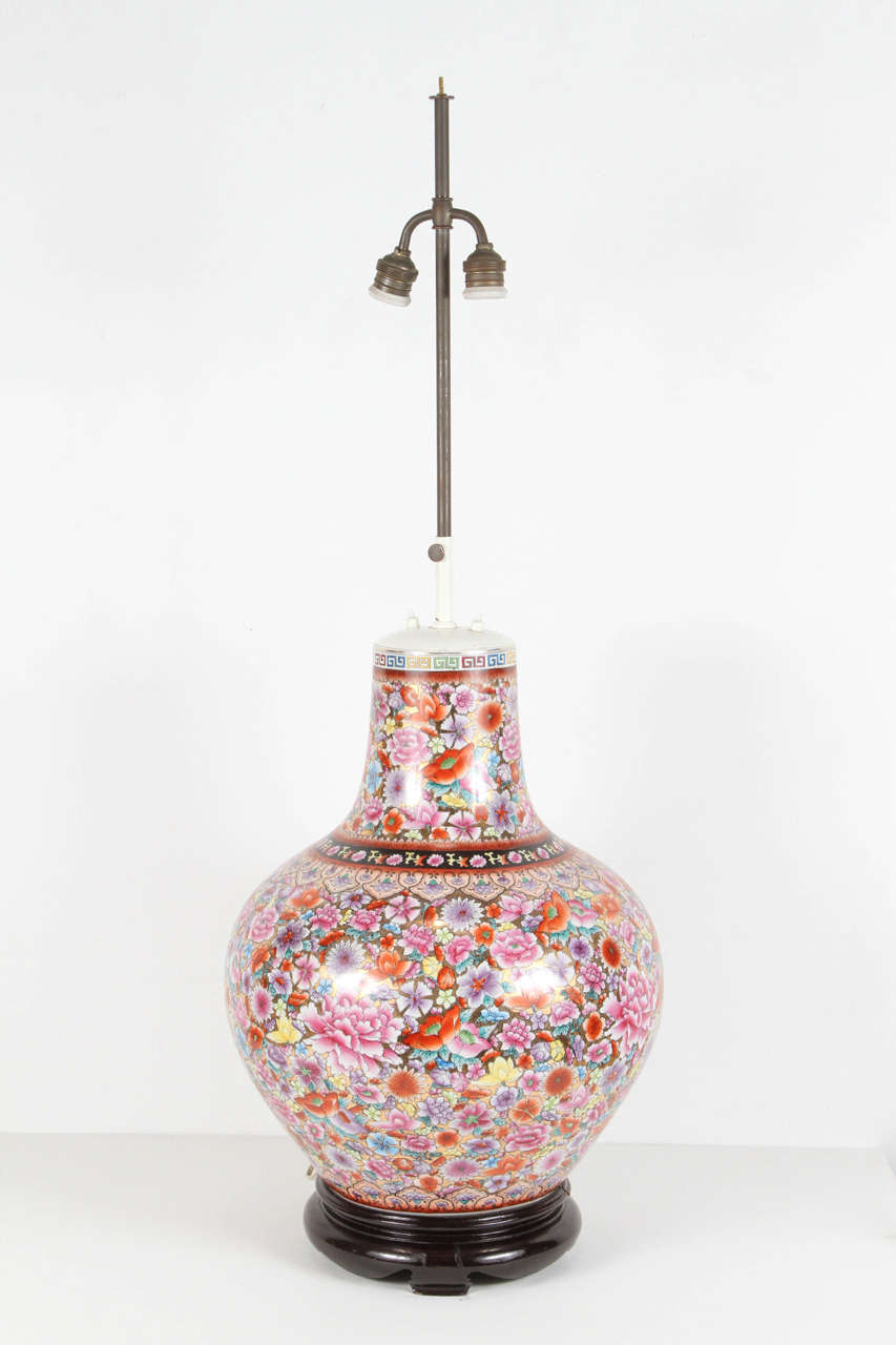 Fabulous large Japanese porcelain table lamp, multicolor with mainly pink colors, floral designs.
The porcelain vase is 22
