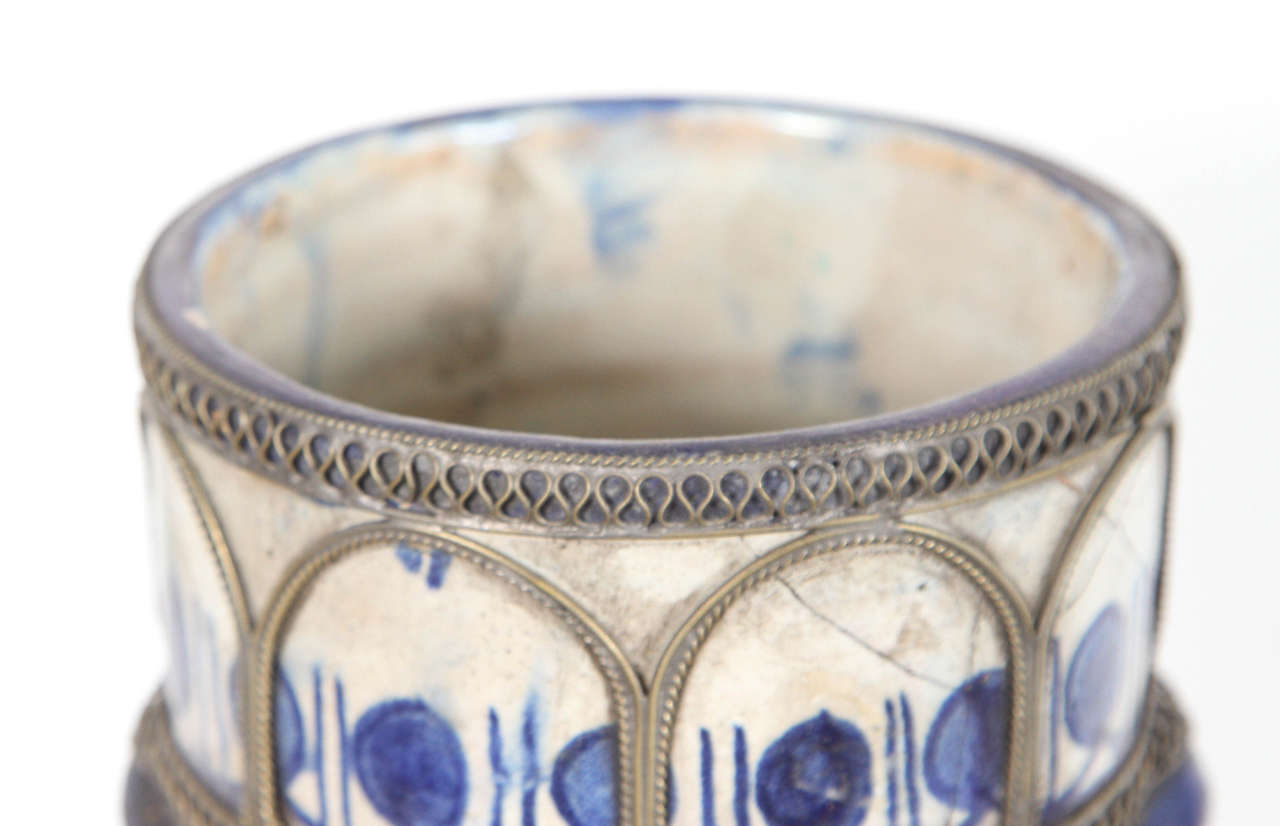 Moorish Moroccan Blue and White Ceramic Vase from Fez with Silver Filigree In Good Condition For Sale In North Hollywood, CA
