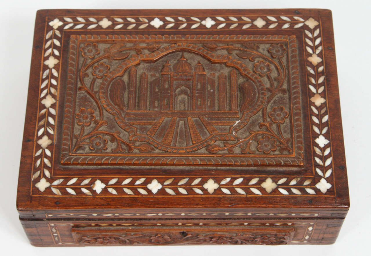 Anglo Raj Boîte moghol anglo-indienne du 19ème siècle en vente