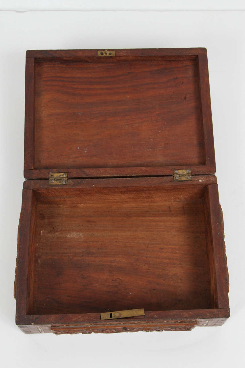Boîte moghol anglo-indienne du 19ème siècle Bon état - En vente à North Hollywood, CA