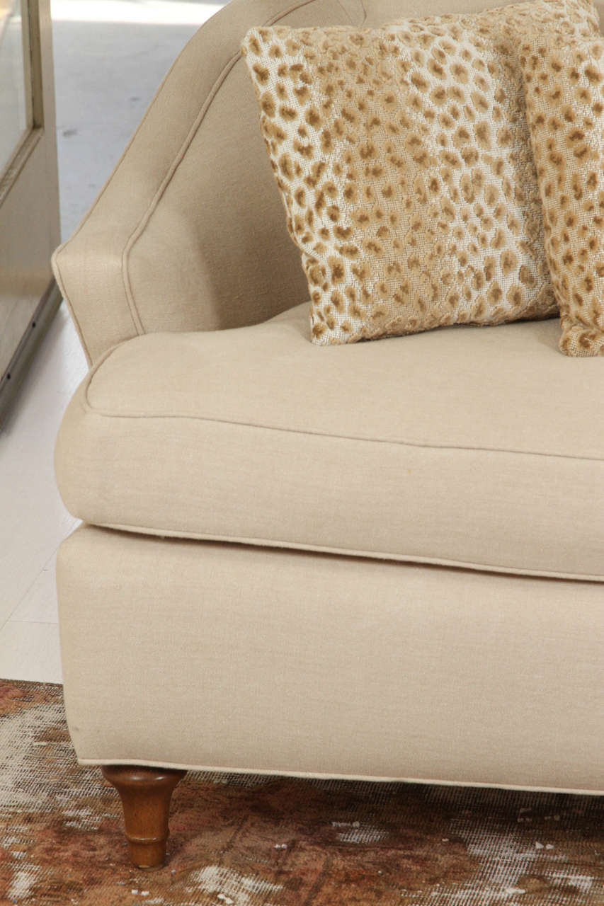 Hollywood Regency Sofas in Beige Linen In Excellent Condition For Sale In Santa Monica, CA
