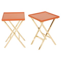 Paire de tables d
appoint en laiton et cuir