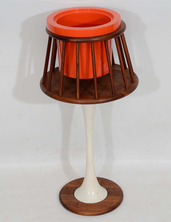 Mod Standing Ice Bucket by Arthur Umanoff In Good Condition For Sale In New York, NY
