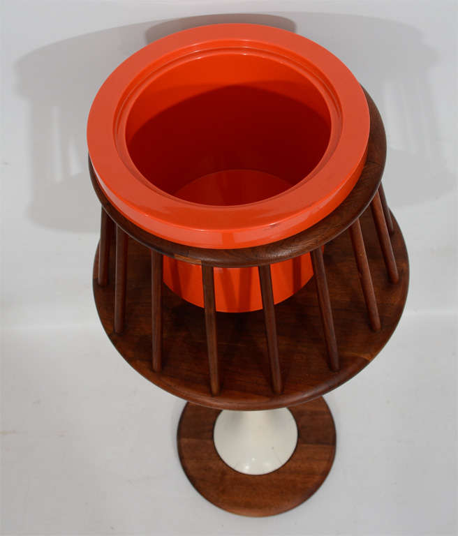 20th Century Mod Standing Ice Bucket by Arthur Umanoff For Sale