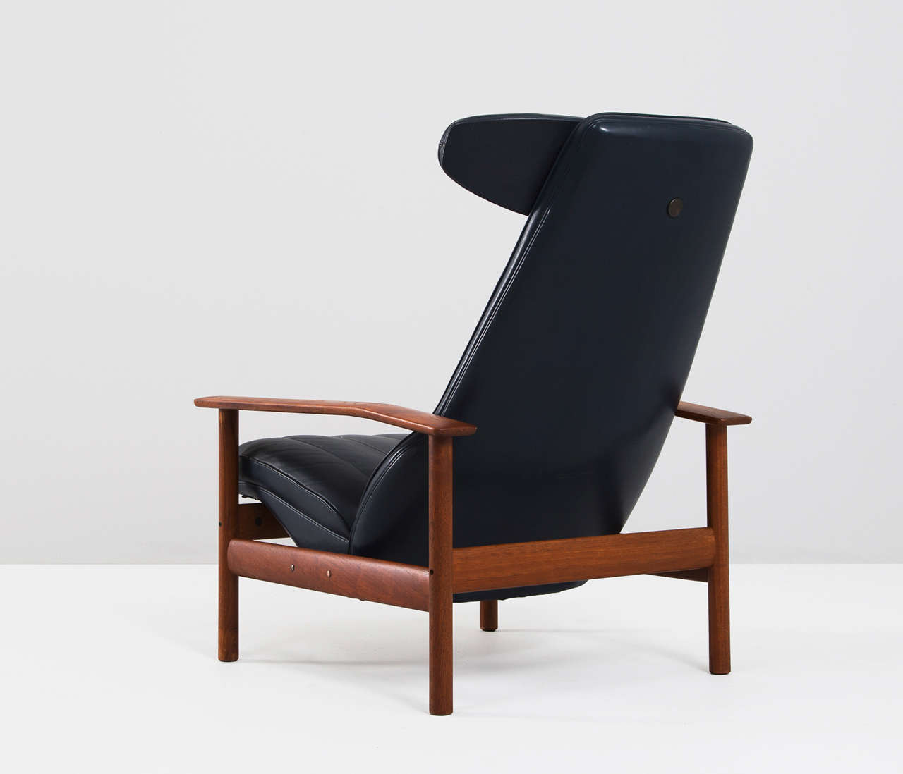 Scandinavian Modern Lounge Chair by Sven Ivar Dysthe for Dokka Mobler, Norway
