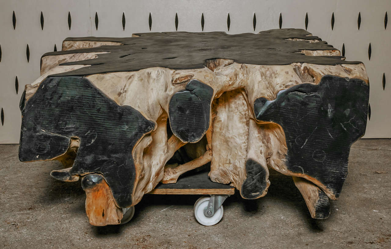 20th Century African Root Coffee Table In Distressed Condition For Sale In Paris, FR