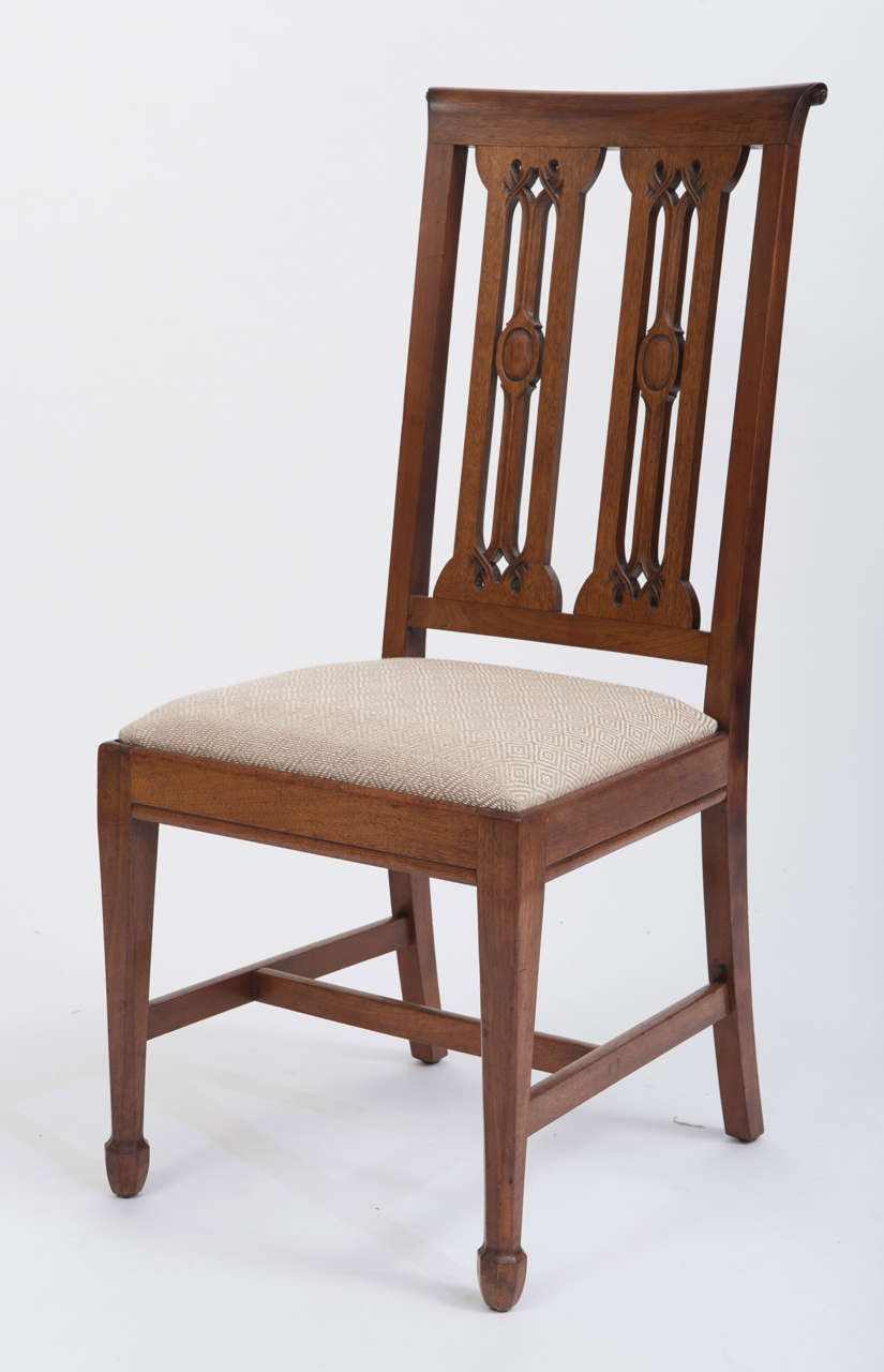 British Arthur Simpson of Kendal, set of eight walnut dining chairs, England circa 1915 For Sale