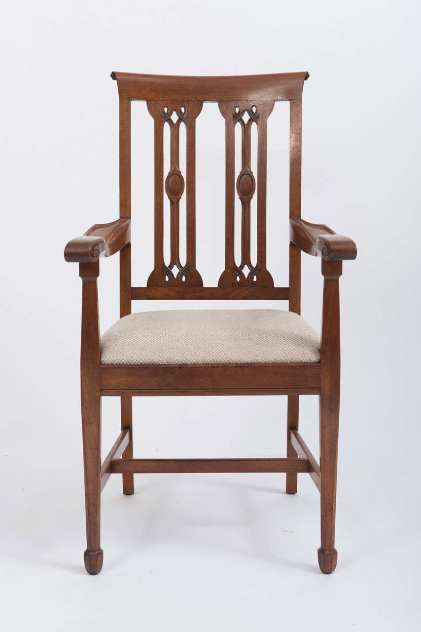 20th Century Arthur Simpson of Kendal, set of eight walnut dining chairs, England circa 1915 For Sale