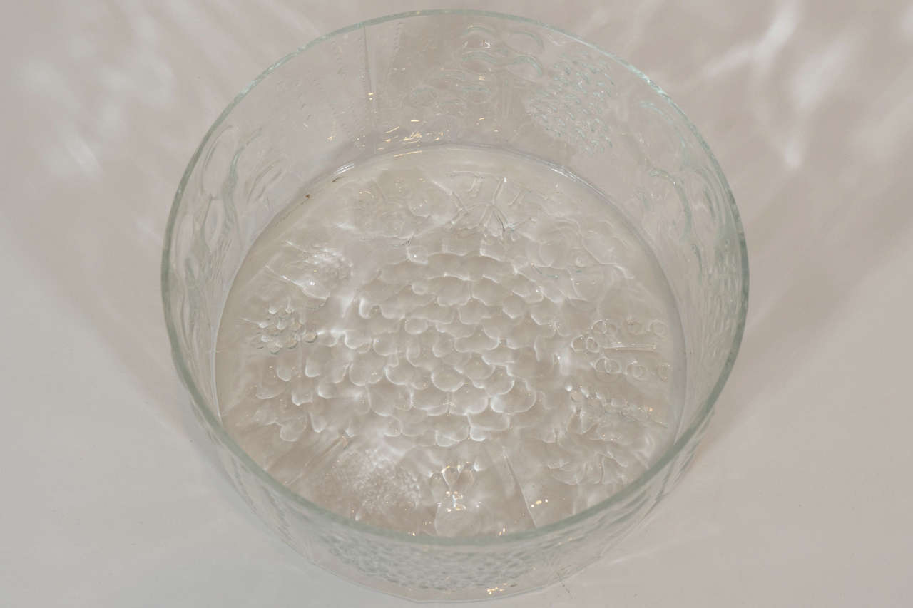 Scandinavian Modern Art Glass Bowl by Oiva Toikka for Iittala Finland For Sale