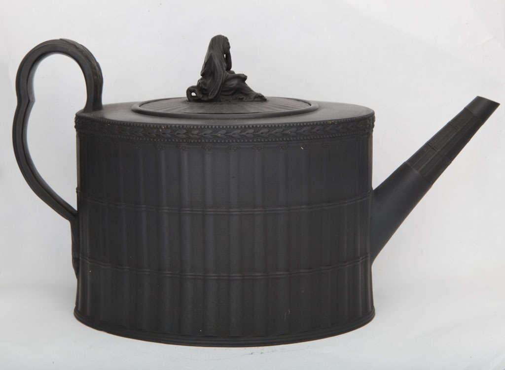 A Fine Neale & Co Basalt  Teapot In Excellent Condition For Sale In New York, NY
