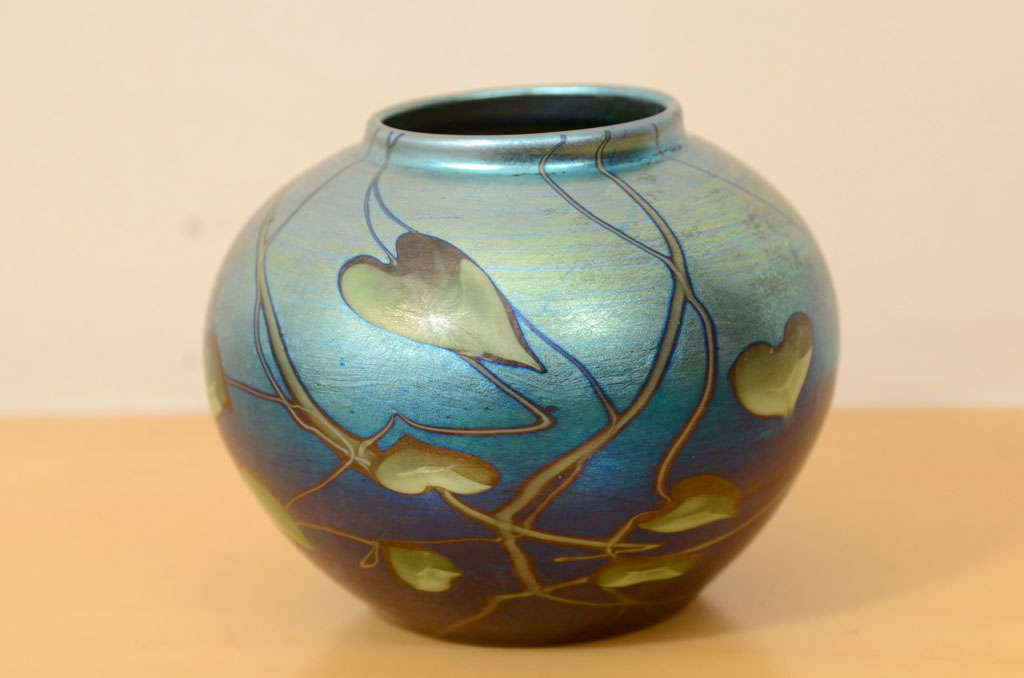 Tiffany Studios Tiffany Favrile Blue Decoraated Vase In Excellent Condition For Sale In New York, NY