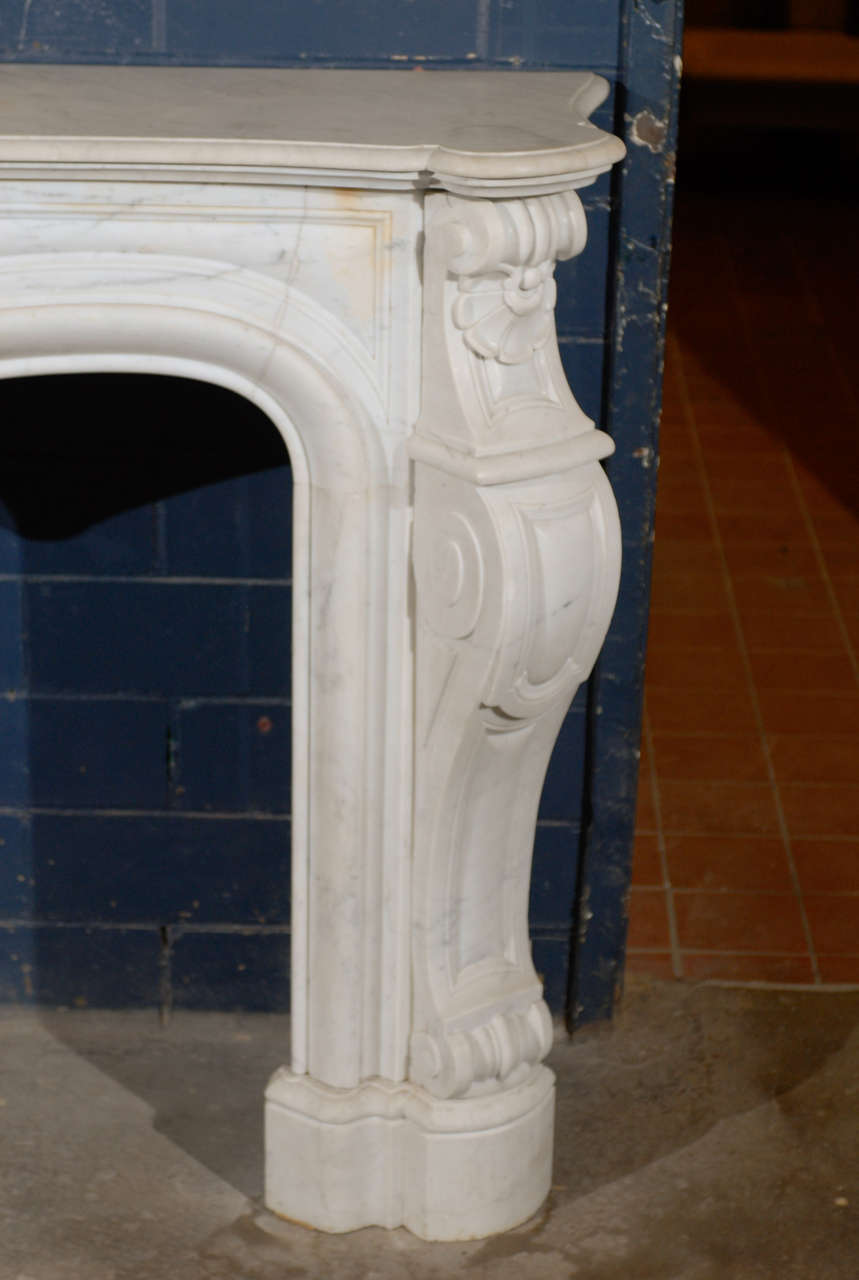 19th C. French Louis XV Style Marble Mantel In Good Condition For Sale In Atlanta, GA