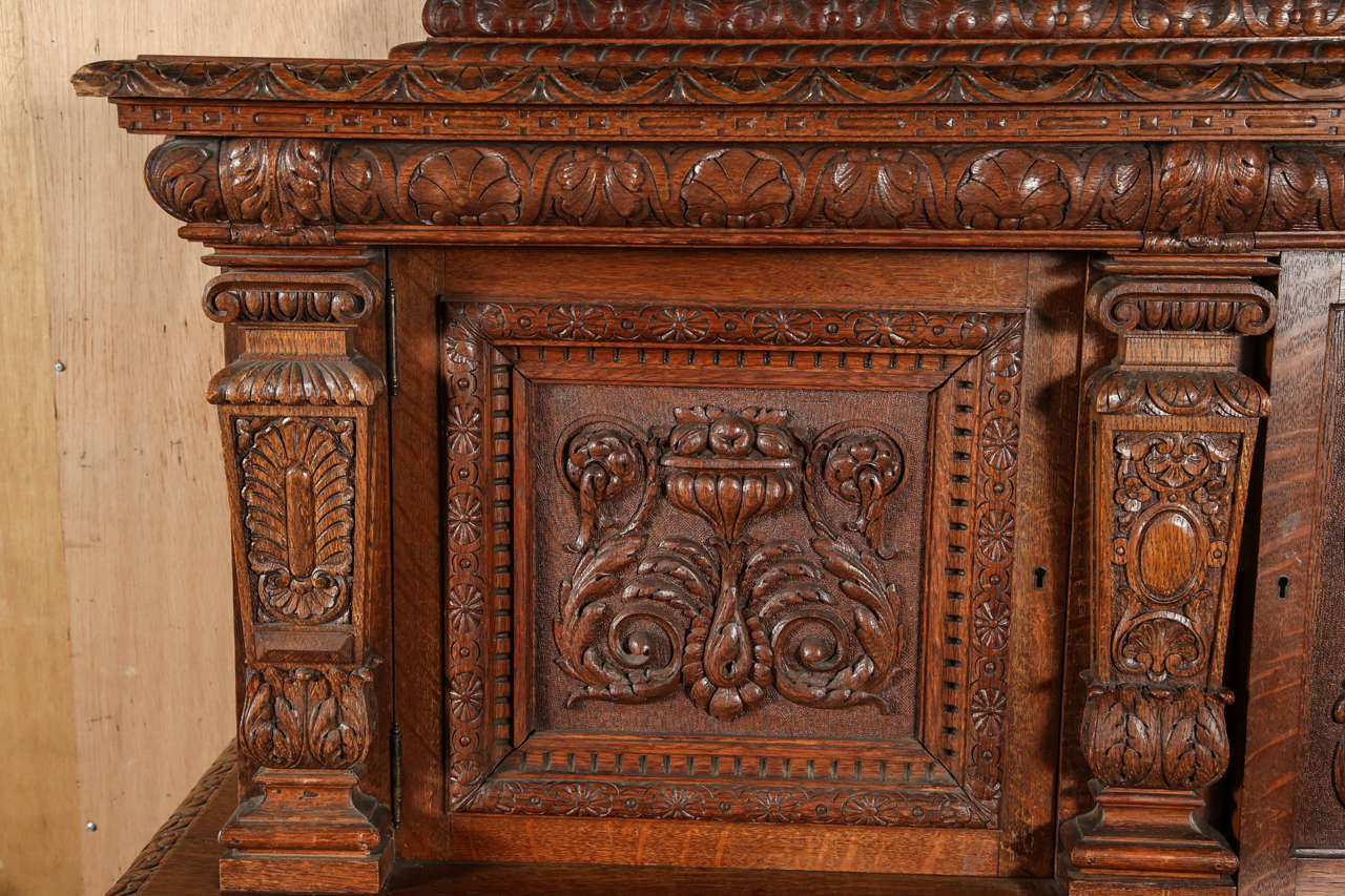 1890s Italian Renaissance Heavily Carved Tiger Oak Sideboard with Four Columns In Good Condition In New York, NY