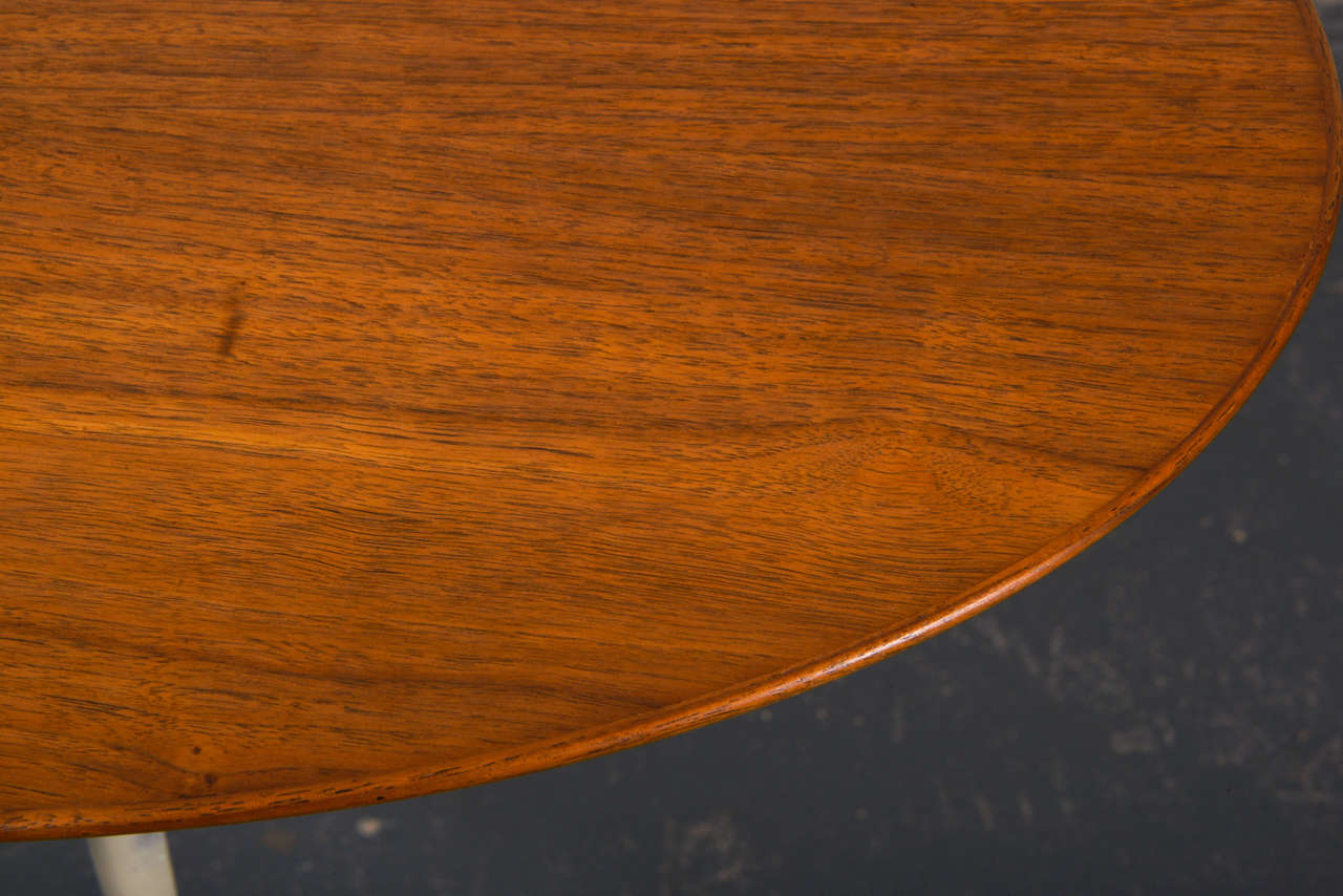 20th Century Vintage Eero Saarinen Oval Rosewood Tulip Table For Knoll